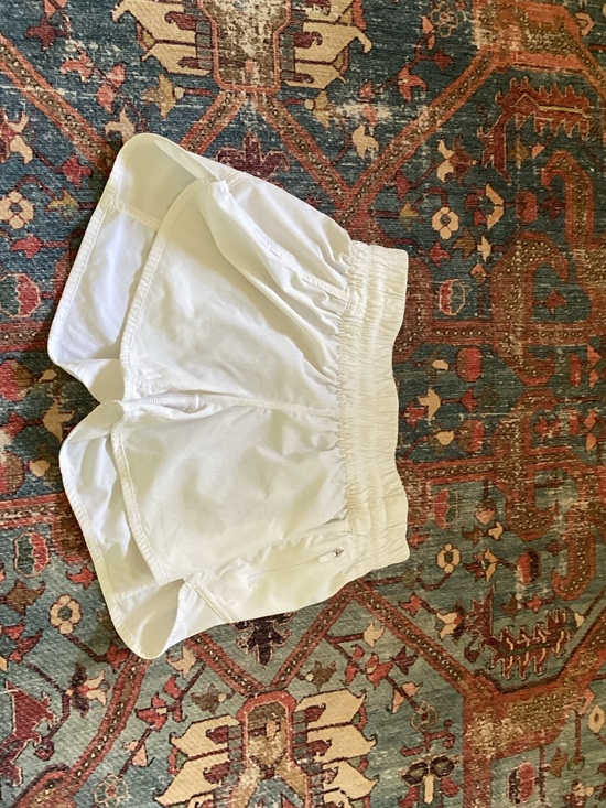 lululemon athletica Pants - LULULEMON white shorts hotty hot rise 4